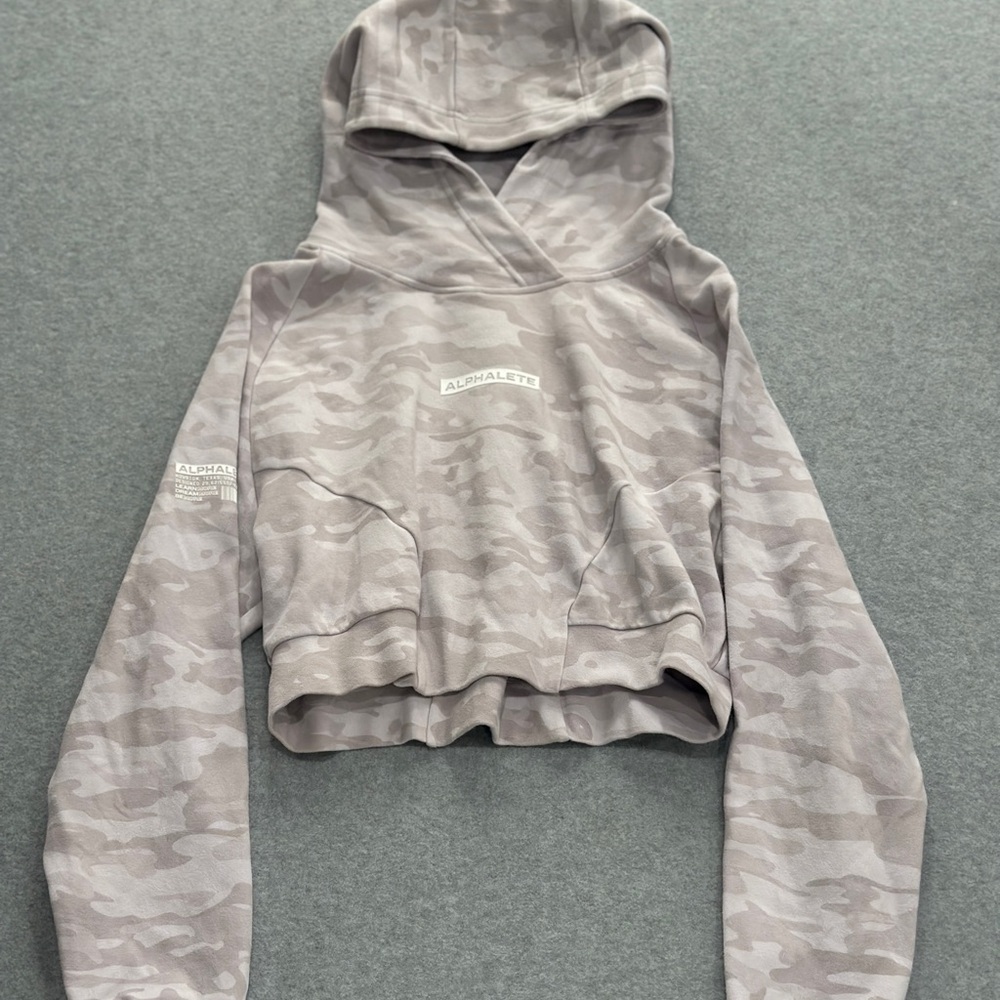Alphalete Camo Crop Hoodie